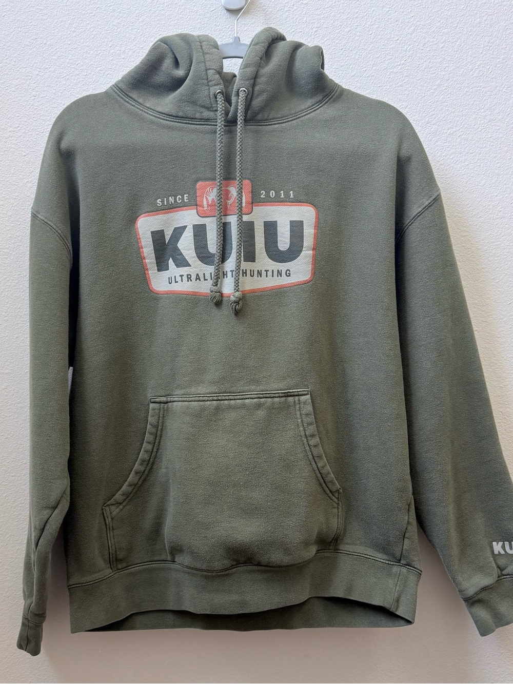 KUIU Olive Green Logo Pullover Hoodie with Red Accent